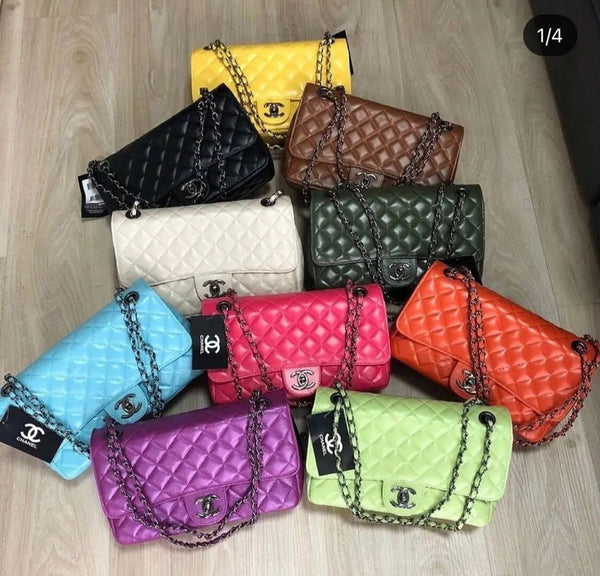 Bolsa Chanel média clássica